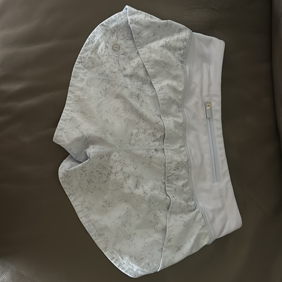 Lululemon rare speed up size 2 shorts.  Lilac with grey splatters. - Picture 2 of 5